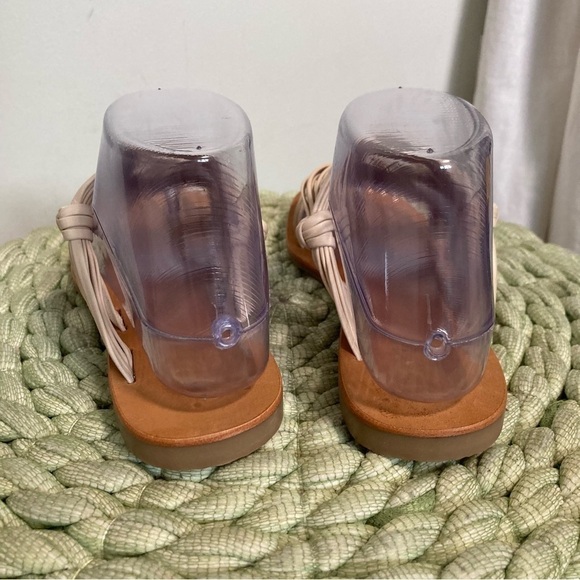 Anthropologie Matisse Rogue Cream Leather Strap Toe Loop Slide Sandals NWOB - Picture 9 of 11